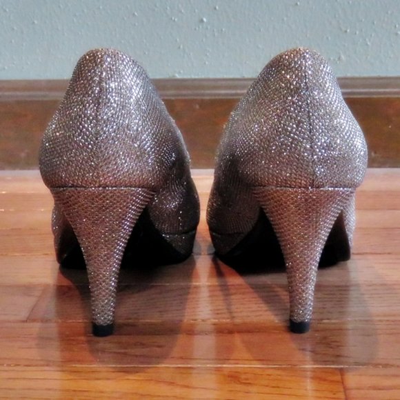 BANDOLINO Gold Peep-Toe Platform Heels - NEW Sz 8M - Picture 3 of 6